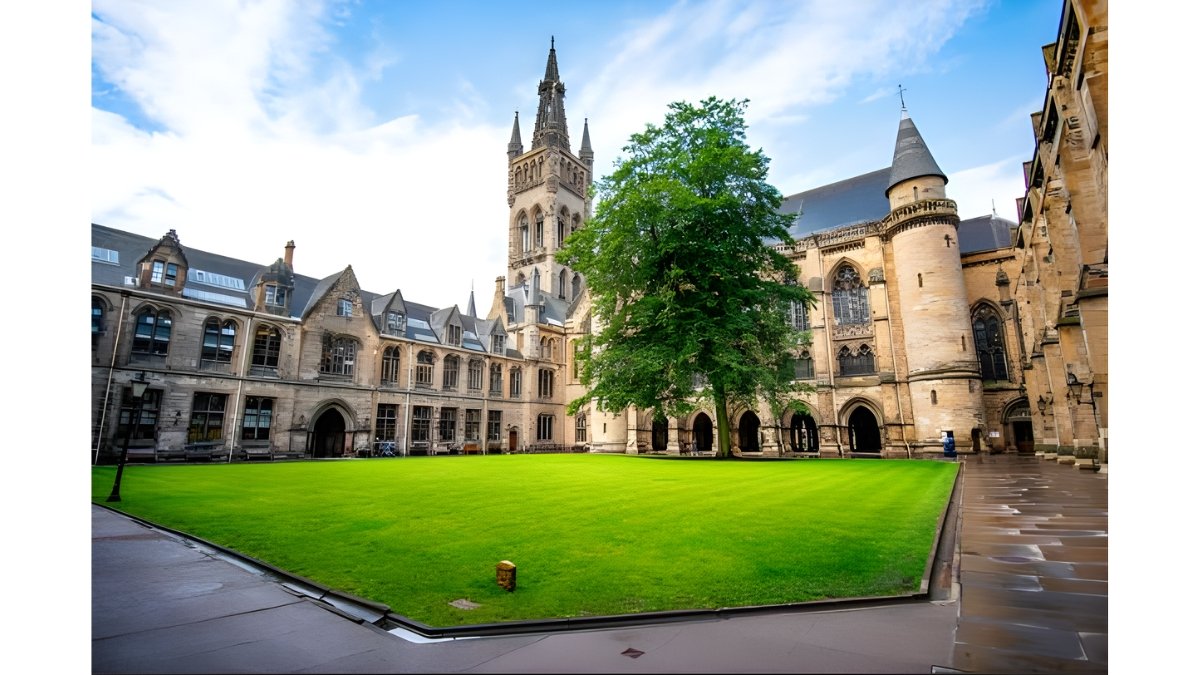 IIM Indore, Adam Smith Business School (University of Glasgow), Unveil Inaugural Global Leadership Development Programme for Entrepreneurs