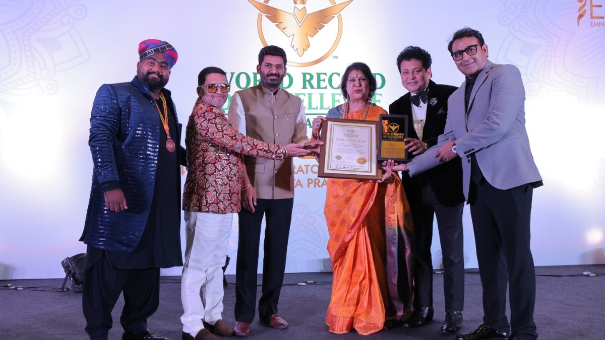 Amb. Dr. Neeelima (Founder, Riddhi Siddhi Heaaling Centtre) from Bangalore, Karnataka, India Honoured by World Record of Excellence, England